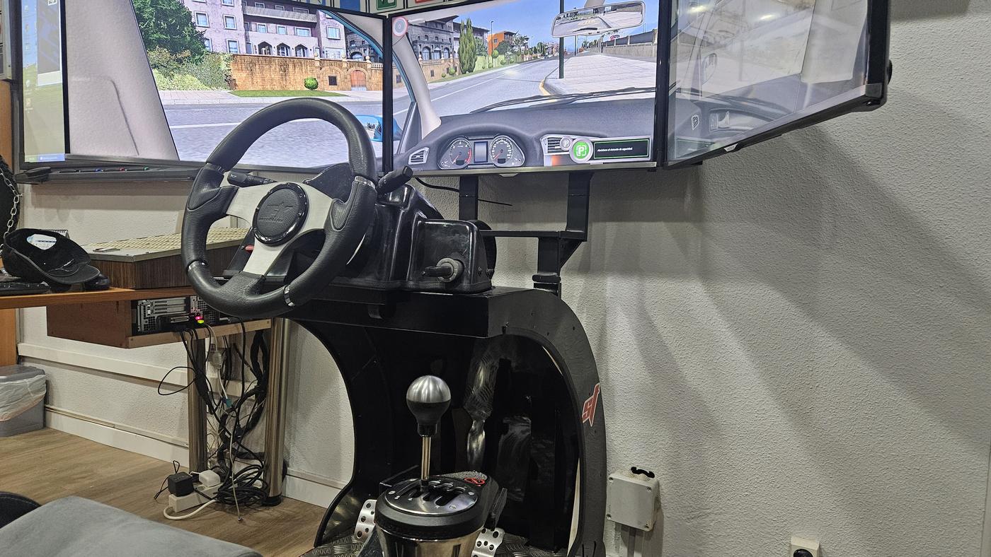 Simulador con cambio manual